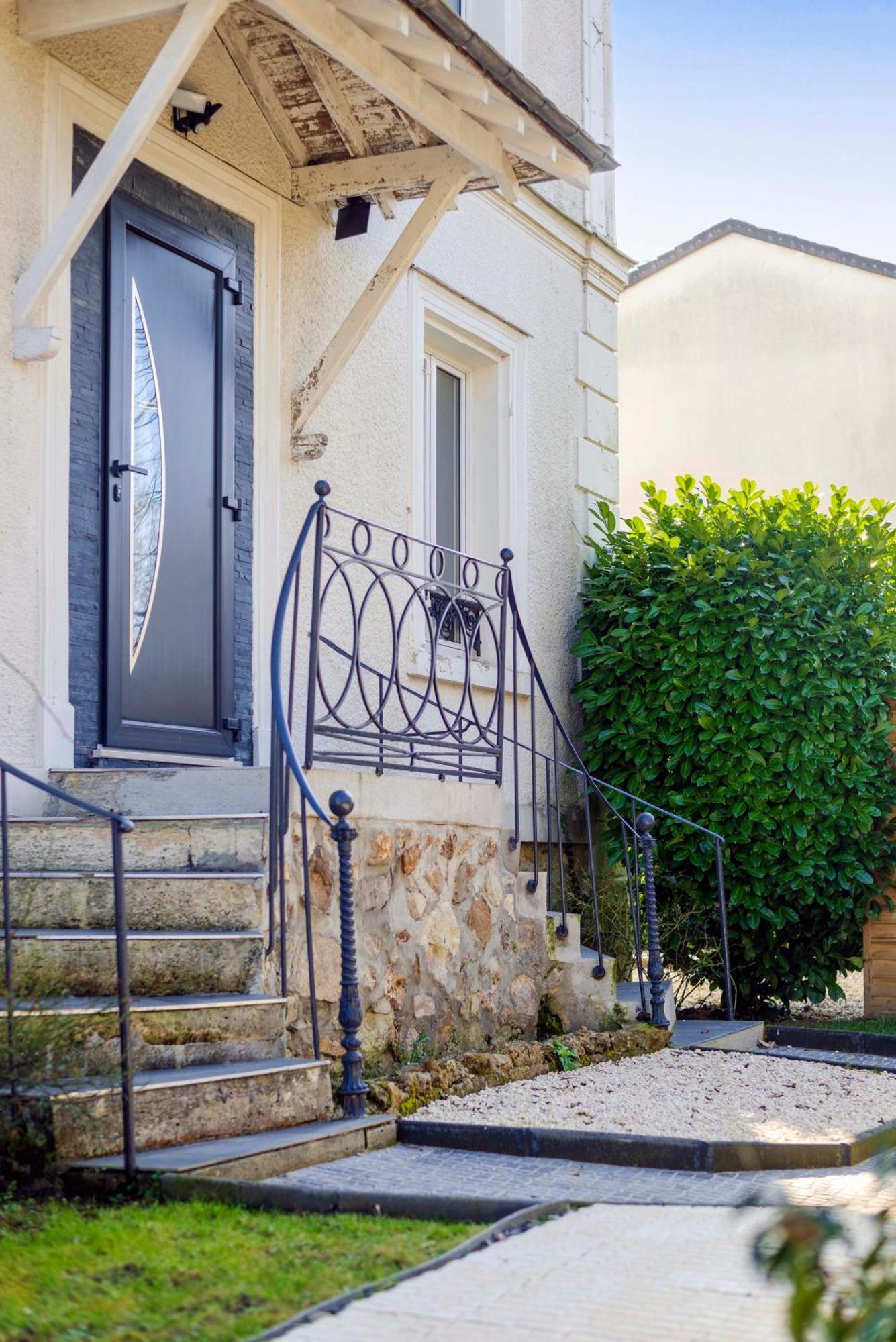 Jungle - Magnifique Appartement Avec Parking Prive - Paris-Disney & Cdg A 25 Minutes Pomponne Kültér fotó